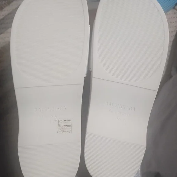 Balenciaga Women's White Slide Sandals - Picture 4 of 13